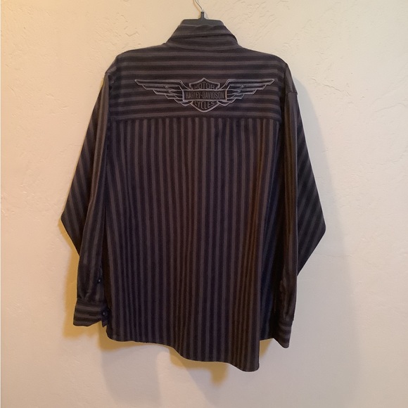 Harley Davidson large button up - Picture 4 of 5